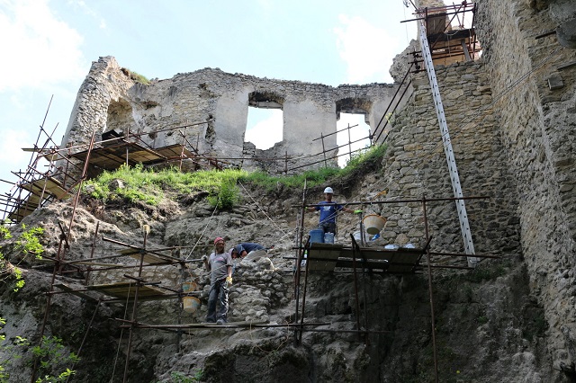 lietavsky hrad | Maľba